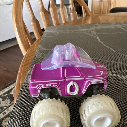 2014 Mattel Blaze + the Monster Machines Starla Truck Die Cast w/ Clear Hat EUC - Picture 2 of 5