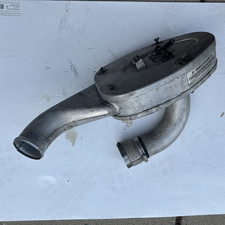 Air Filter Box and Cover Assembly from Piper Arrow PA28R-201T