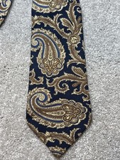 Brooks Brothers Stunning Navy Blur Gold Paisley Italian Silk Necktie Made In USA