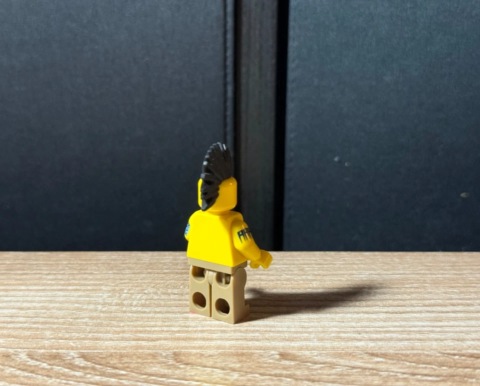 LEGO Series 10 Tomahawk Warrior Collectable Minifigure Western col149 - Image 2 of 2