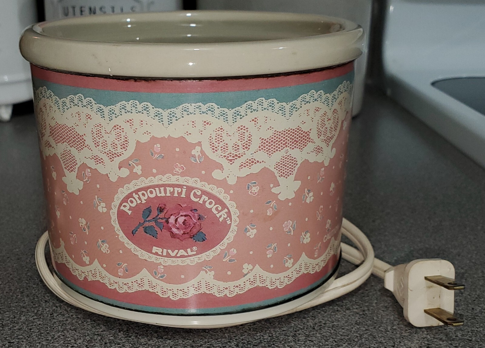 Vintage Rival Potpourri Crock Pink & Cream Tested! eBay