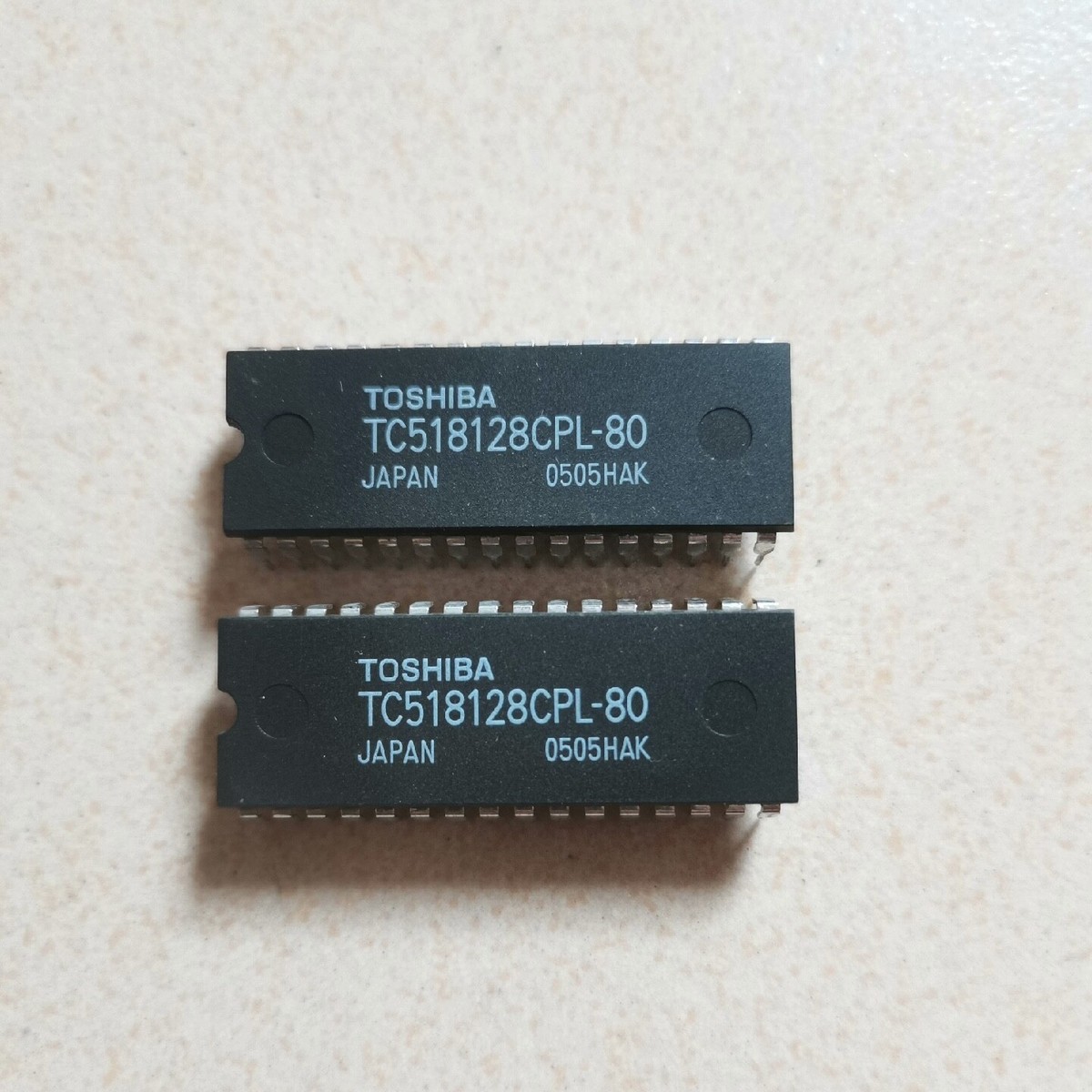 TC518128CPL-80【即決即送】東芝 128Kx8 CMOS 擬似スタティック TC518128CPL-80【即決即送】東芝 128Kx8 CMOS 擬似スタティック