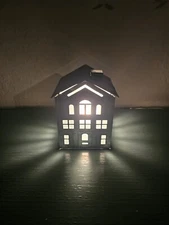 Better Homes & Gardens Limited Edition Light-Up Galvanized House-Very Good