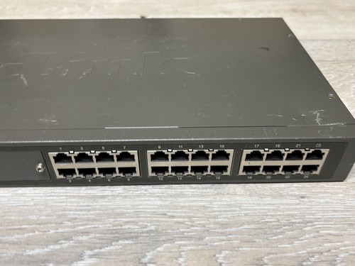 Commutateur réseau D-Link 24 ports 10/100 FE DSS-24+ - Photo 3/5