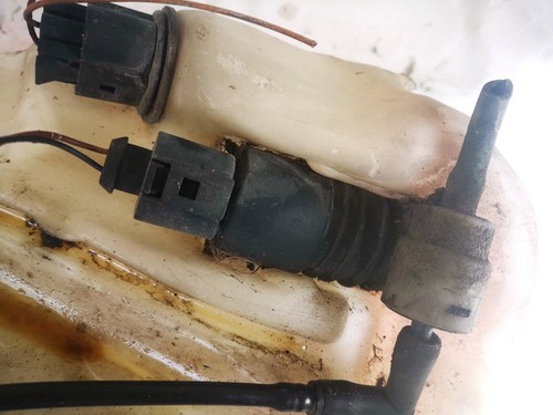 Waschwasserpumpe, Scheibenreinigung  Volkswagen Passat DE1146776-85