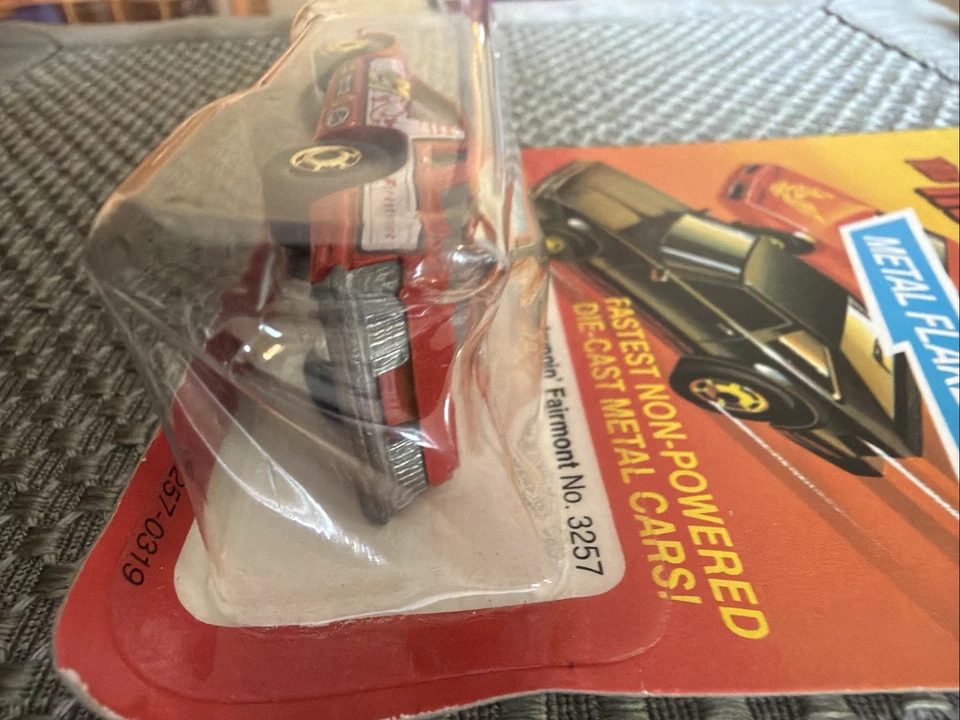 Unpunched Vintage Hot Wheels Hot Ones 1982 FRONT RUNNIN' Fairmont #3257-0319 - Image 4 of 4