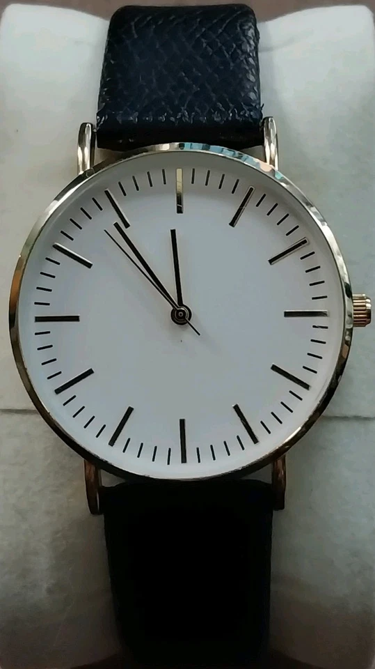 H&M Gold Tone Stainless Steel Quartz Watch 267512 Black Band White Dial New Batt - Image 2 of 4