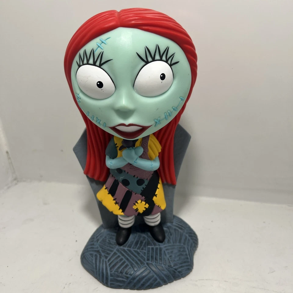 Banco de moedas Nightmare Before Christmas Sally - Imagem 2 de 4