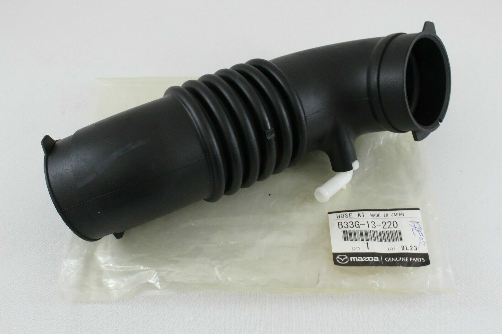 B33G-13-220 Mazda 323 Familia BJ BJ3P BJ5P BJ14 OEM Genuine Hose