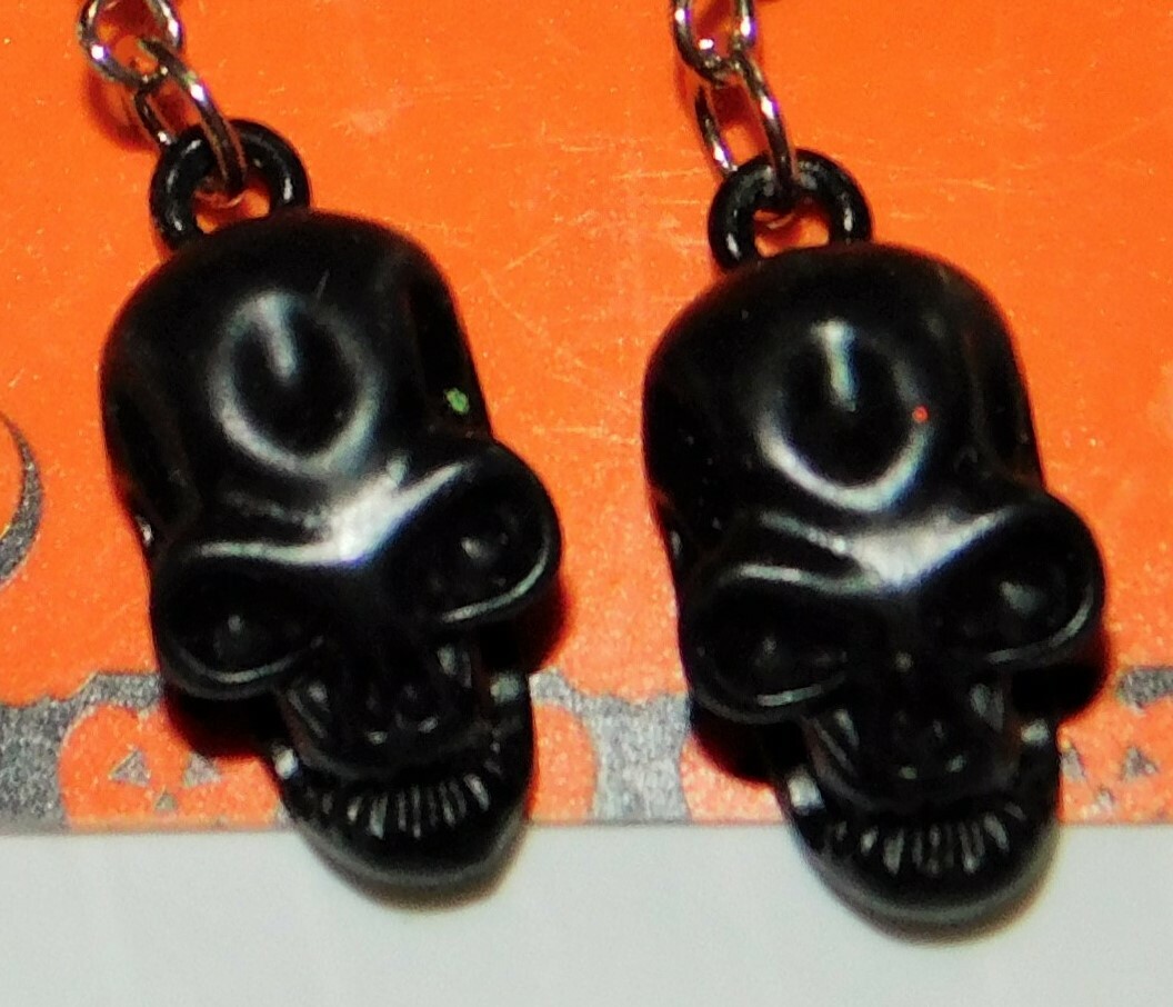 Claire's HALLOWEEN Space Alien Head Earrings, Wire Hook Type