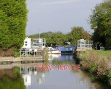 PHOTO  CANAL FLOOD GATES NEAR SHARDLOW DERBYSHIRE TRENT AND MERSEY CANAL.BEYOND