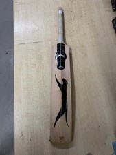 Slazenger V400 cricket bat.
