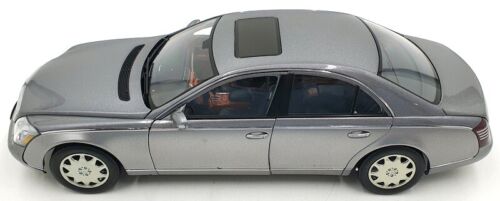 Autoart 1/18 Scale Diecast 76152 - Maybach 57 SWB - Grey Middle/Metallic Grey - Picture 3 of 6