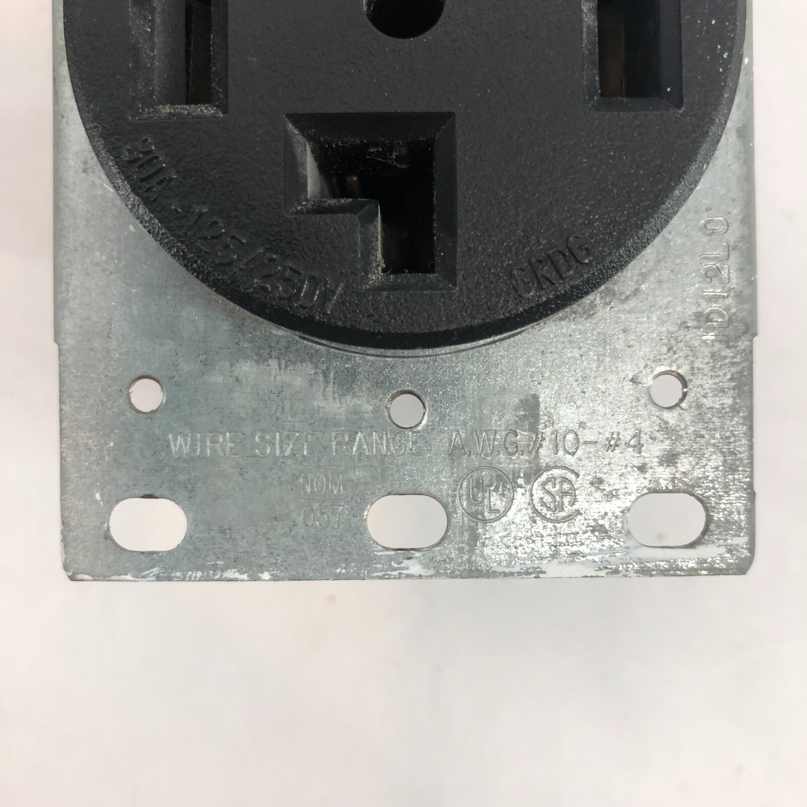 LEVITON 278 30A 250V 3P 4W NEMA 1430 FLUSH MOUNT DRYER OUTLET eBay