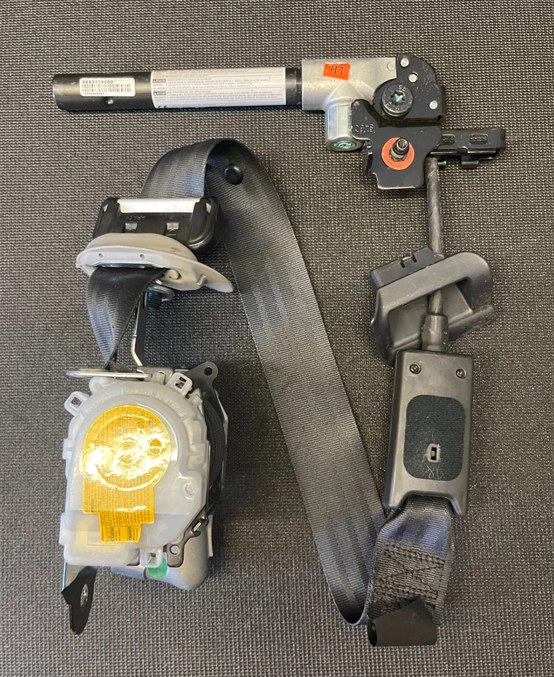 2012 2013 2014 2015 2015 2017 KIA RIO 4DR SEDAN Front LEFT Side Seat Belt OEM - Image 2 of 4