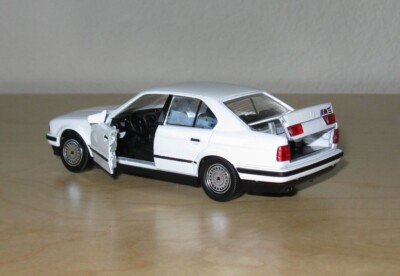 1/43 1989 BMW M5 E34 Schabak white diecast model car 5er 5-series