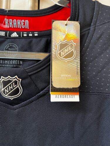 Nuova con etichette $180 Adidas NHL Seattle Kraken Home Hockey maglia nera GT5622 taglia 50 NUOVA - Foto 5 di 11