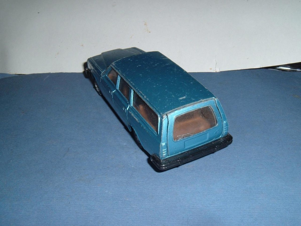 DINKY VOLVO 265 DL ESTATE - IN USED CONDITION - VINTAGE - 5.5