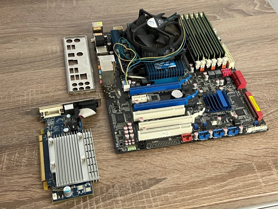 Asus P6T SE Mainboard mit Intel Core i7-950 HD2400 Pro Grafikkarte 6x 4GB Ram - Bild 3 von 3