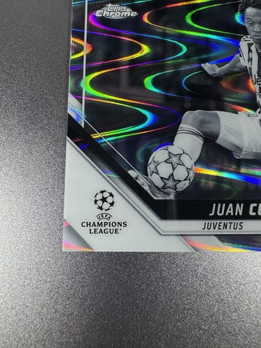 2021-22 Topps Chrome UEFA Black/White Ray Wave #142 Juan Cuadrado Juventus - Picture 5 of 5