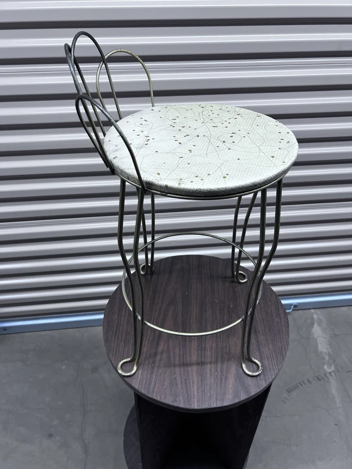 Taburete de tocador vintage MCM Hollywood Regency alambre dorado atómico Foto 2 de 3