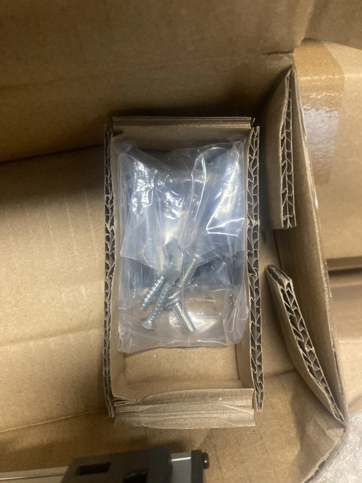 NEW Tripp Lite PS240810 8-Outlet Vertical Power Strip 120V 15A 10-ft. BEST PRICE - Image 4 of 4