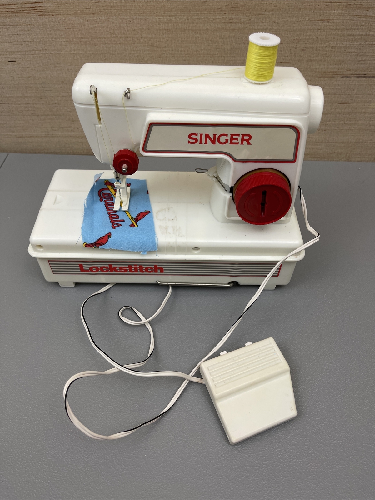 Vintage Singer Lockstitch Toy Sewing Machine eBay
