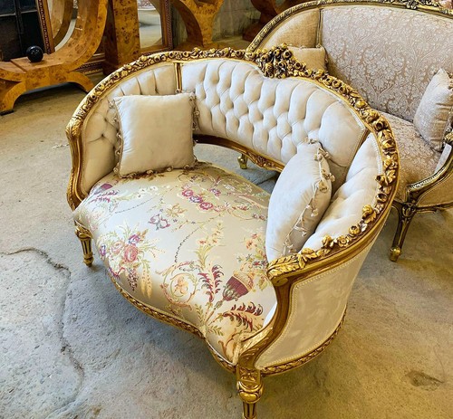 French Style Beige White Damask Fabric Sofa/Settee Vintage Interior Design - Picture 2 of 3