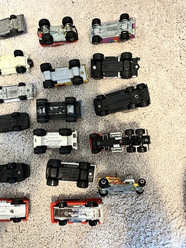 Lotto auto Hot Wheels pressofuse 1:64 con 2 portapacchi auto 24, Corvette, Vintage - Foto 5 di 7
