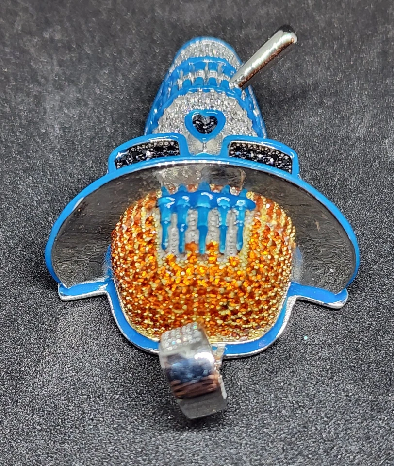 Crânio esmaltado azul brilhante folheado a ródio prata esterlina com chapéu e charuto novo - Imagem 3 de 4