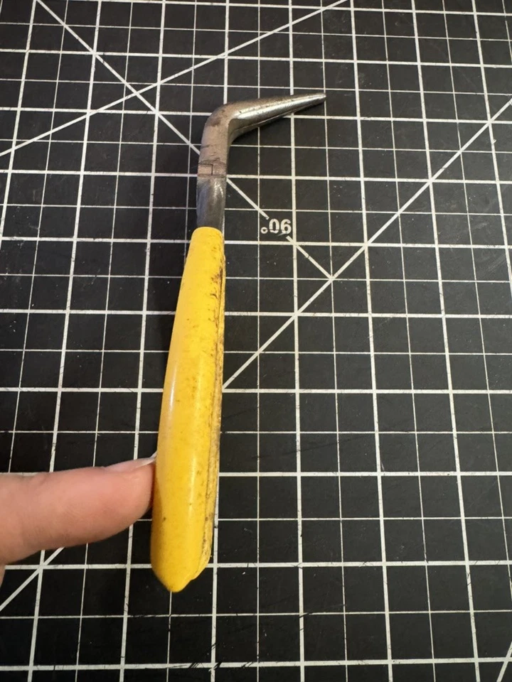 Klein Tools D302-6 Curved Needle Nose Pliers – 6-1/2” – USA - Image 2 of 4