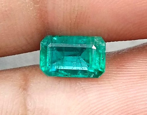 Piedra preciosa aceitada menor esmeralda de Zambia verde medio de 1,83 quilates certificada GSI - Imagen 10 de 10