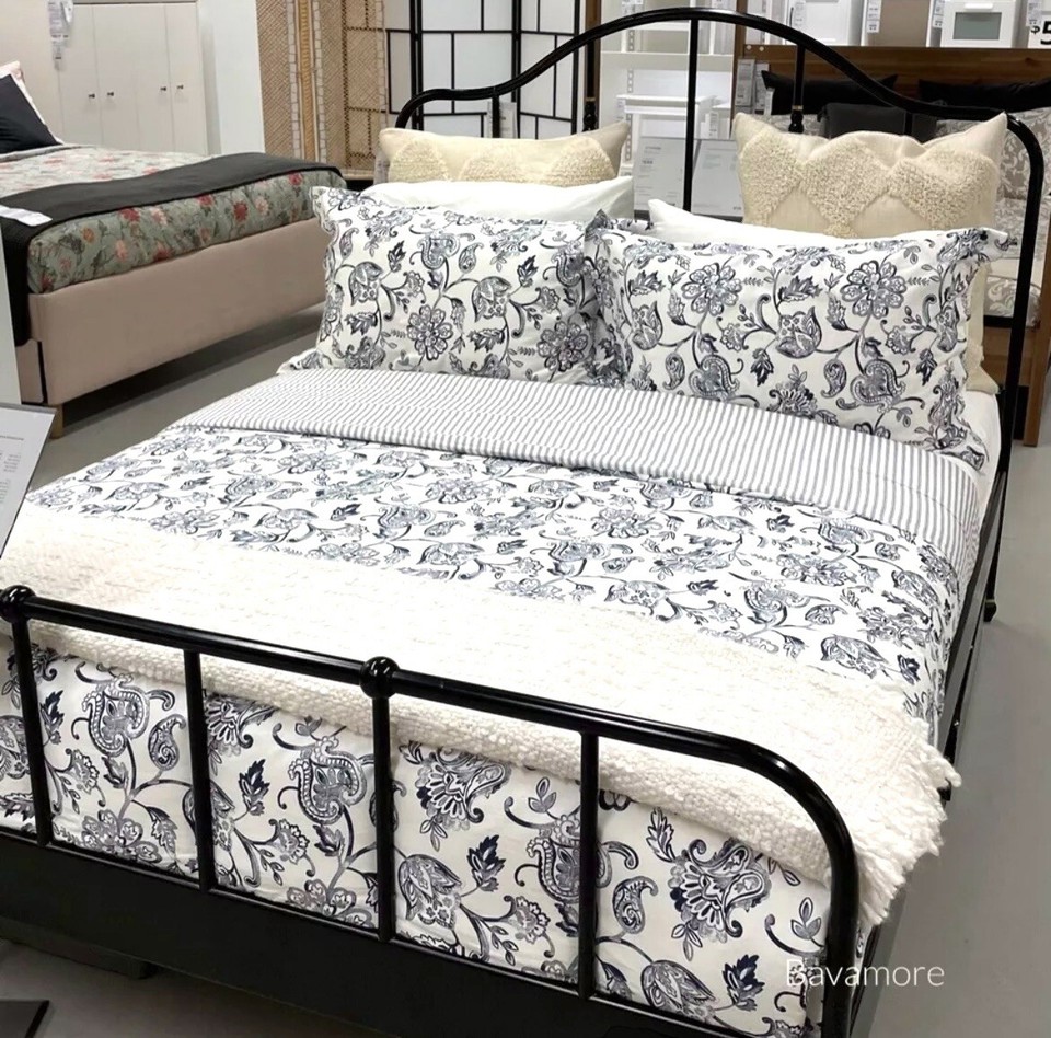 Ikea JUNIMAGNOLIA Duvet cover and pillowcases Floral, white/dark blue