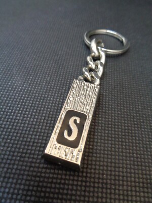 Schlüsselanhänger Buchstabe S Metall Sylvie Sylvianne Sophie Stéphanie Sarah Sandra Sandy