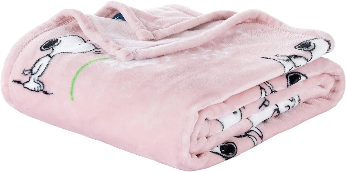 Peanuts Velvetloft Cute Character Snoopy Plush Throw Blanket