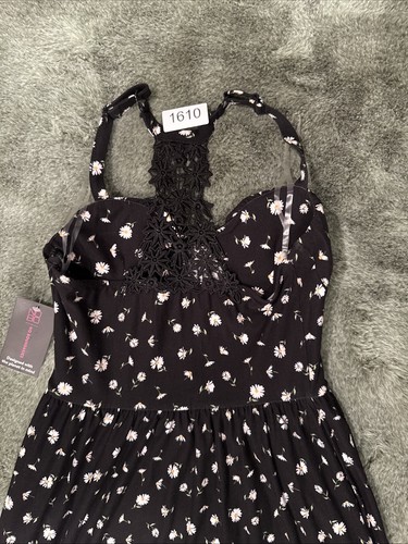 Women's No Boundaries Black Dress With White Flowers And Pockets Size XS - Picture 17 of 17