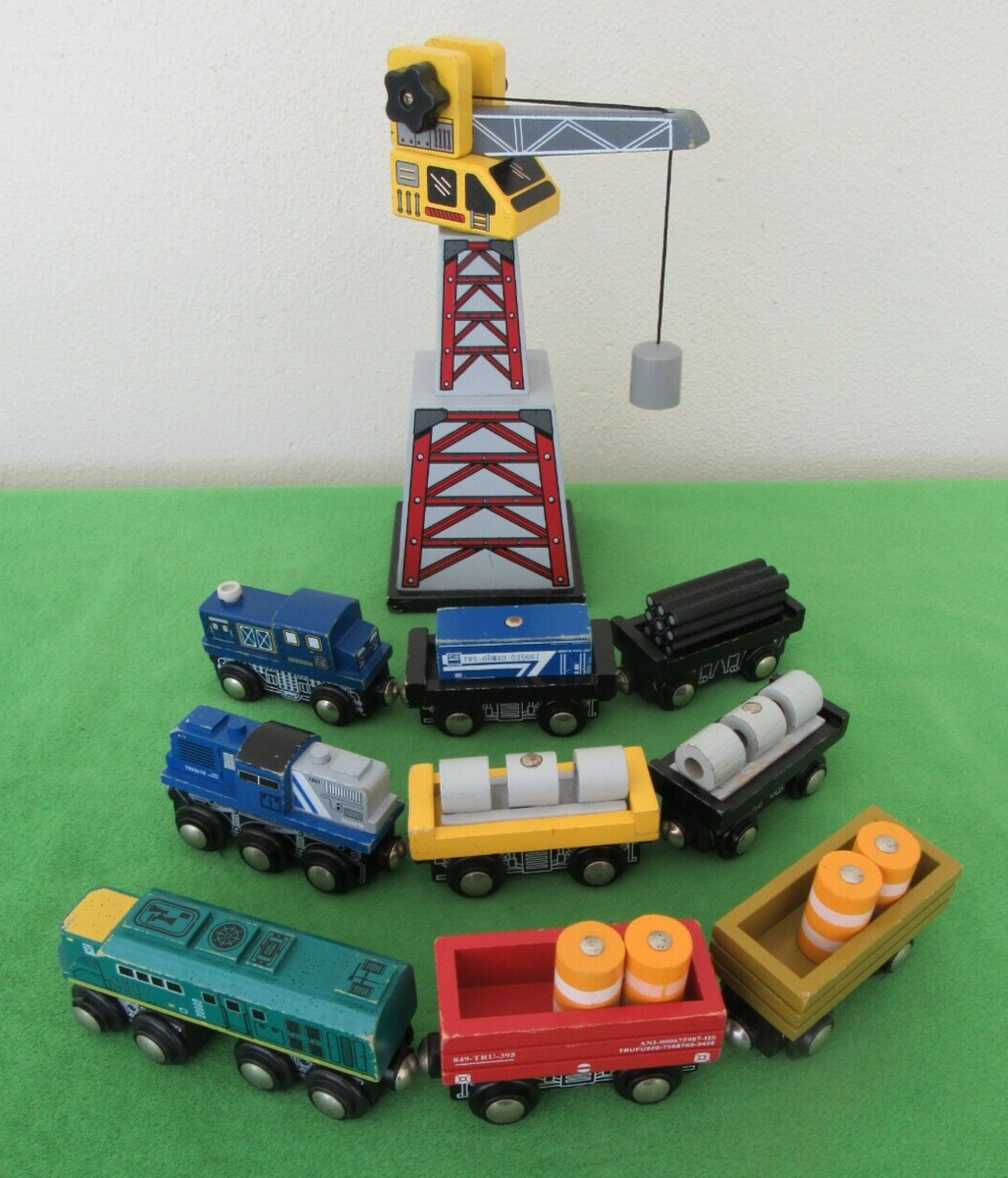 IMAGINARIUM WOODEN RAILWAY CARGO CRANE SET W/9 TRAINS MAGNETIC