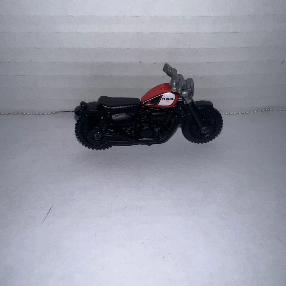 Motocicleta Matchbox #89 Yahama SCR 950, 2018 suelta Foto 2 de 4