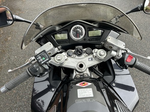 Honda VFR 800 VTEC (2009) - Picture 13 of 20
