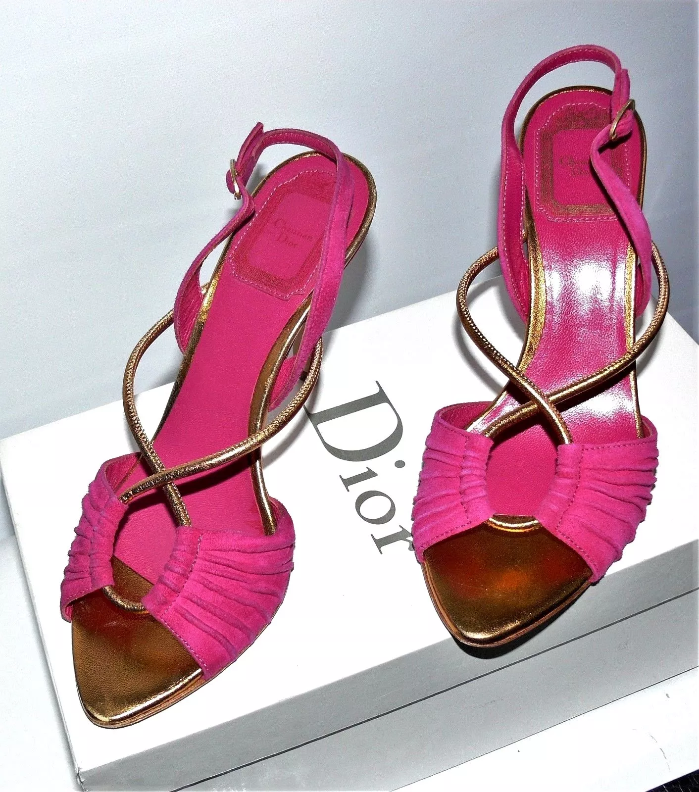 SANDALES SUIDE CHRISTIAN DIOR ROSE 900, TAILLE 6 FABRIQUÉES EN ITALIE