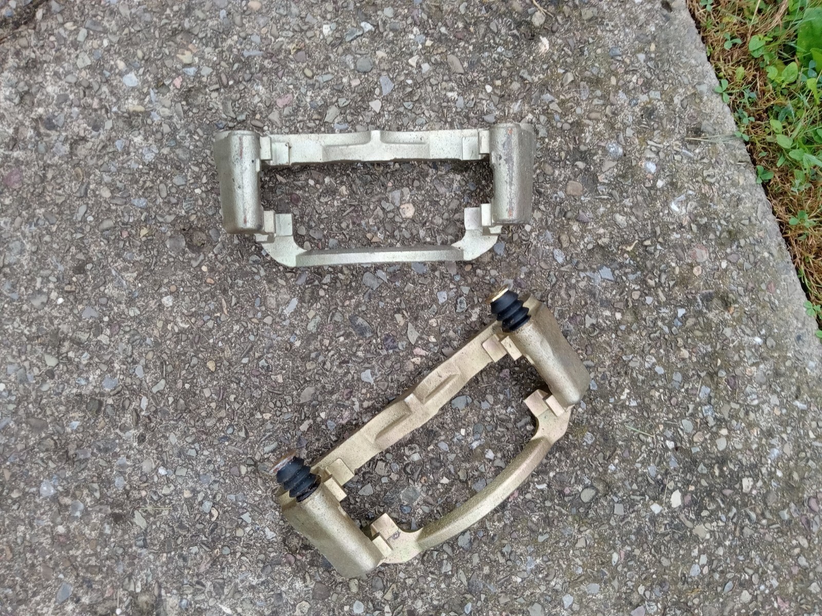 FORD  Brake Caliper Bracket And Hanger Front-Left/Right  Local Pick Up ONLY