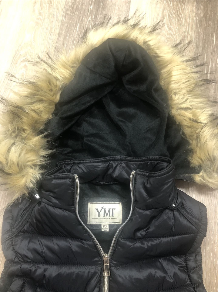 YMI Women's Puffer Vest w/ Pockets Removable Faux Fur Hooded BLACK Size Small - Image 3 of 4