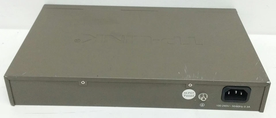 TP-Link TL-SF1024D 24-Port 10/100Mbps Fast Ethernet Switch - Image 4 of 4