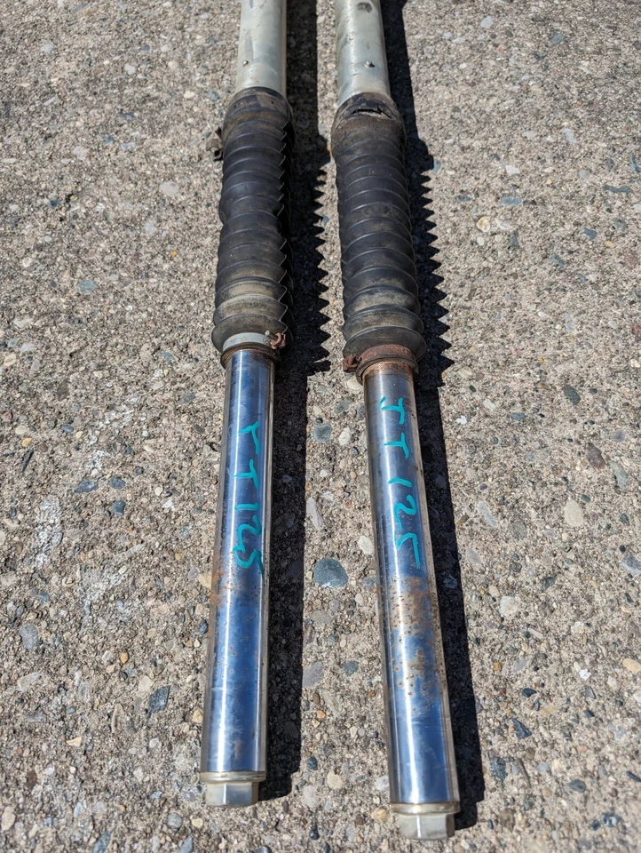 Horquillas delanteras Yamaha IT125 1980 Foto 3 de 4