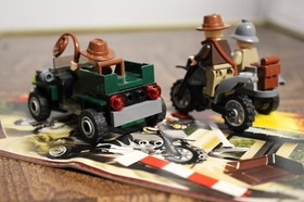 Lego Indiana Jones Jungle Cruiser and Motorcycle Chase - NICE CONDITION.