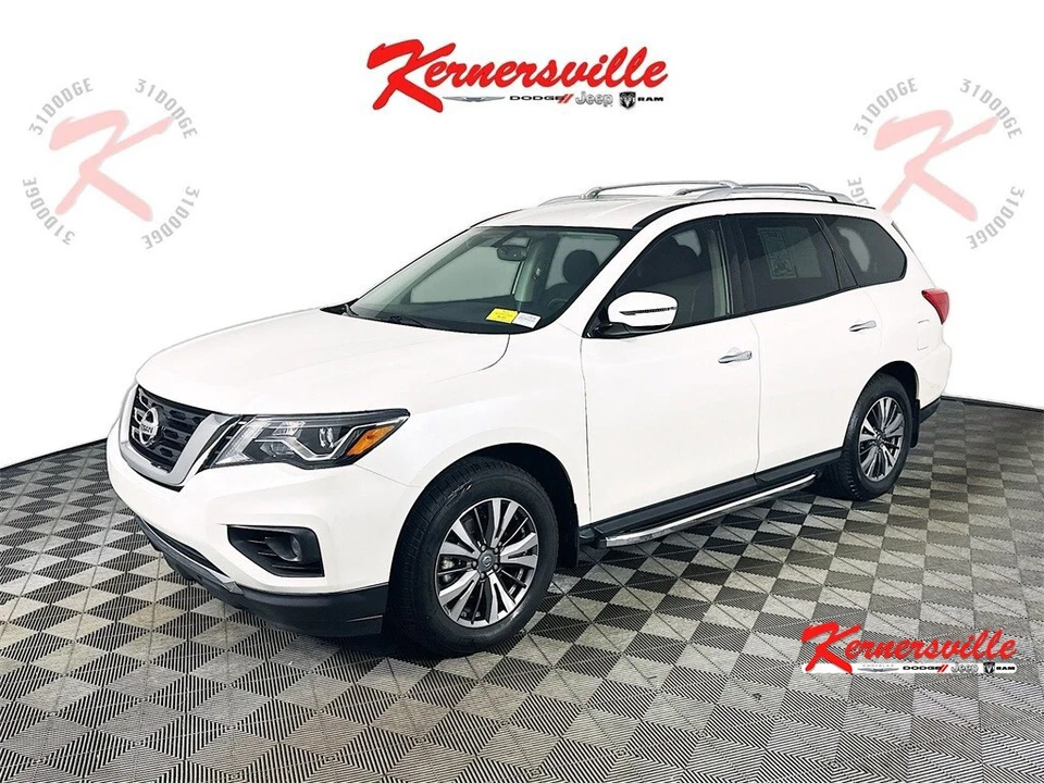 2020 Nissan Pathfinder SV Foto 3 de 4