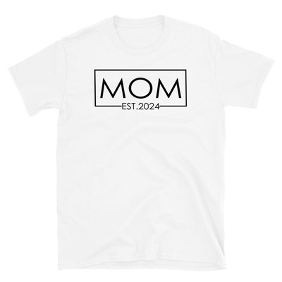 Mom Est 2024 T-shirt - New Mother Expect Baby Novelty Graphic Tee