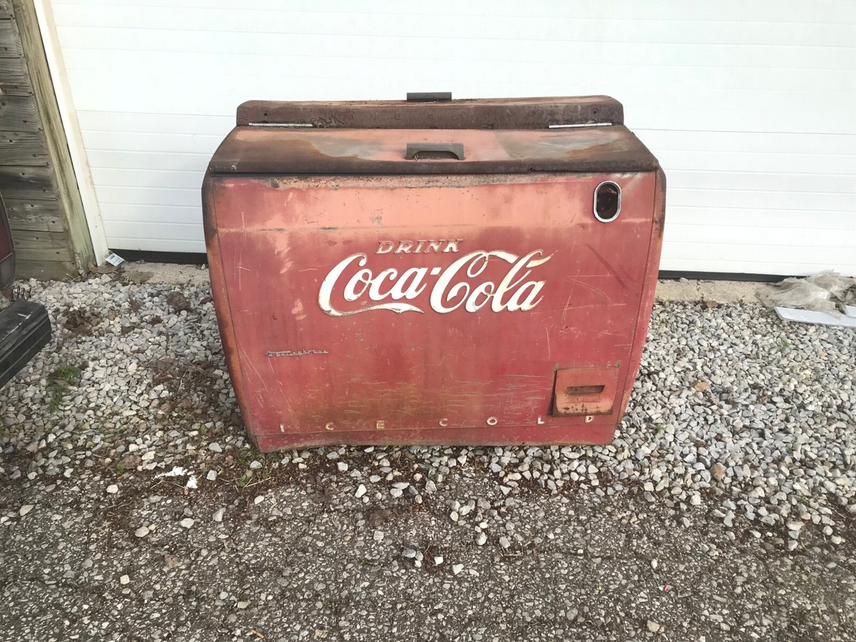 Coca Cola Cooler -- Vintage 40's & 50's Coca Cola Machine