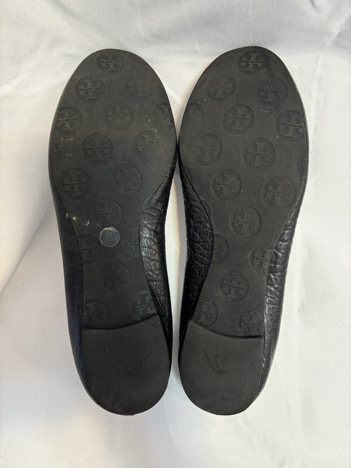 Tory Burch Black Pebbled Leather Ballet Logo Flat Shoes Women’s Size 6 thumbnail 6