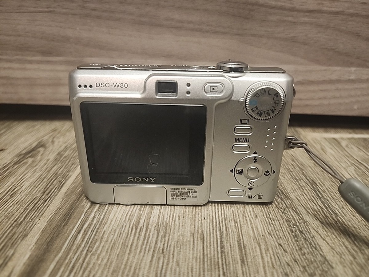 Sony Cyber-shot DSC-W30 6.0MP Silver Digital Camera ONLY FOR PARTS